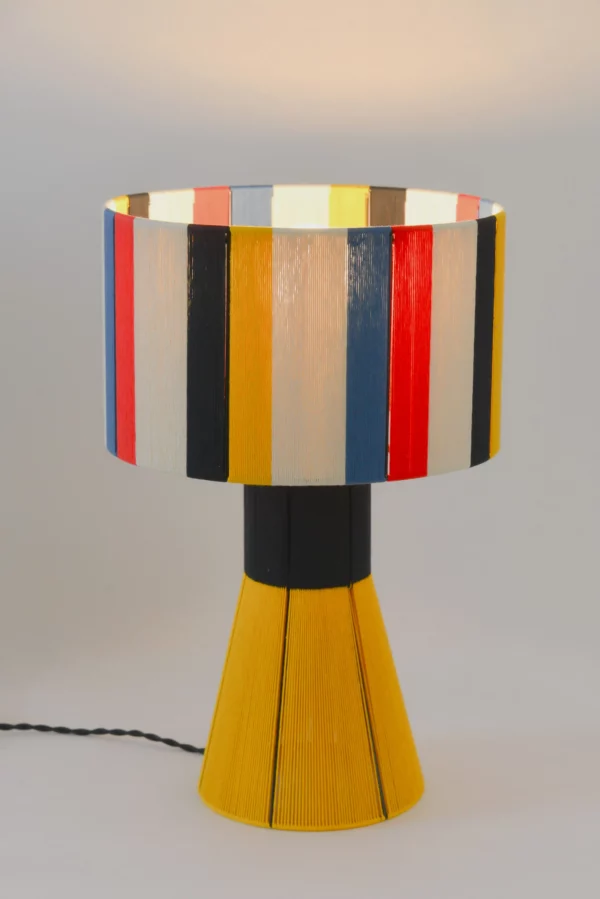 Lampe jaune design l'Irrésistible Primaires_